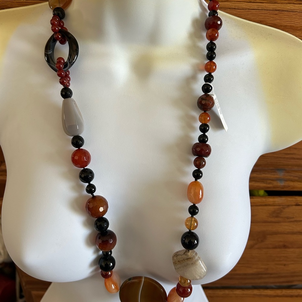 Beautiful Necklace - Picture 2 of 3